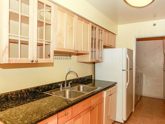 4th image of 3763 Fairfax Way