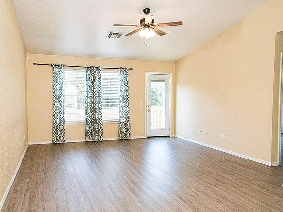 4th image of 1101 Desert Willow Ter
