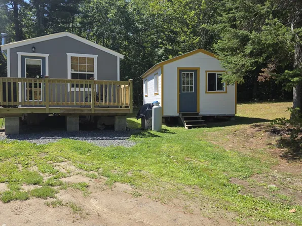 1435 Hostile Valley Road, Palermo, ME 04354