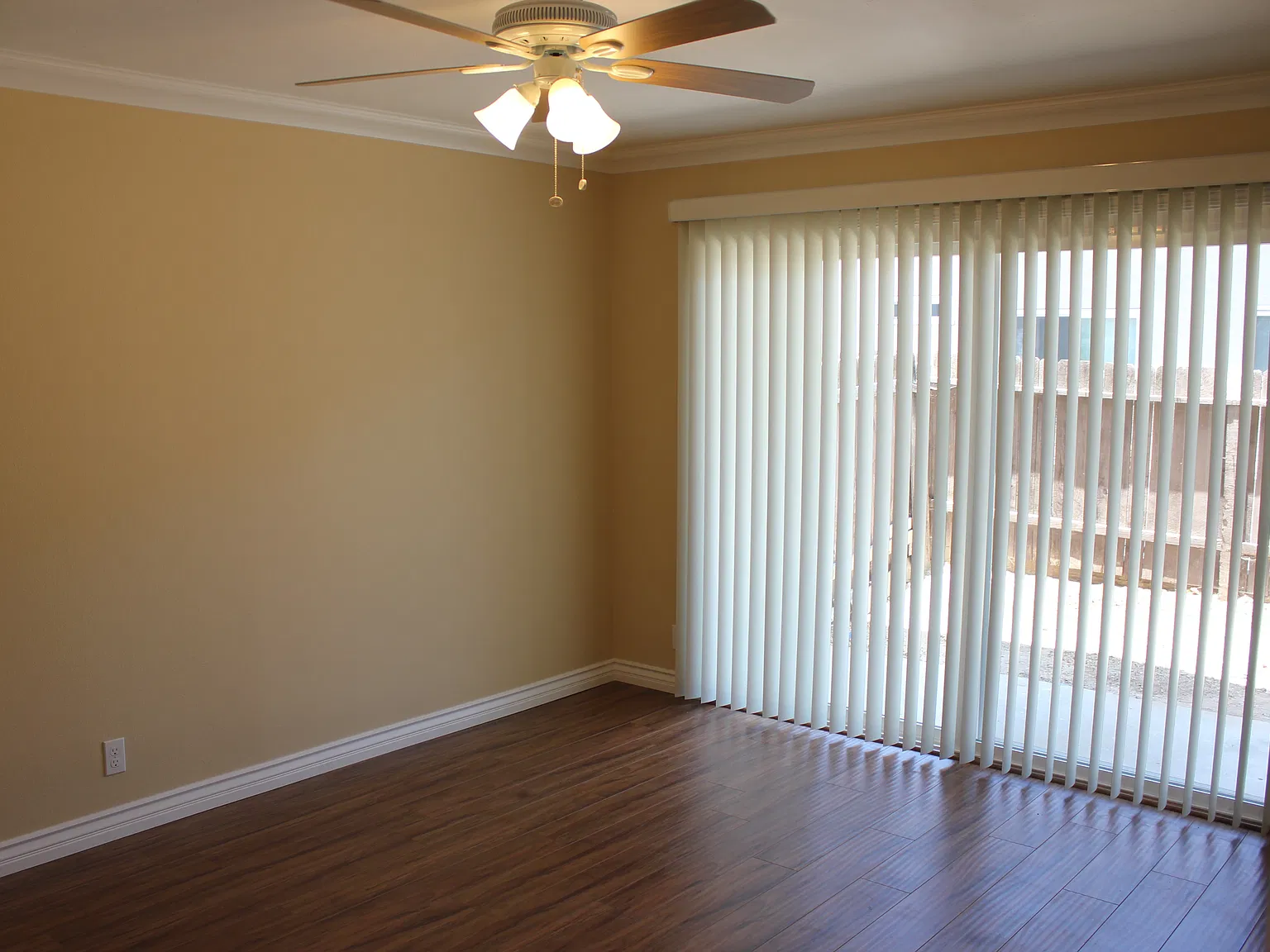 2 bed, 850 sqft, $2,299 — Photo 3