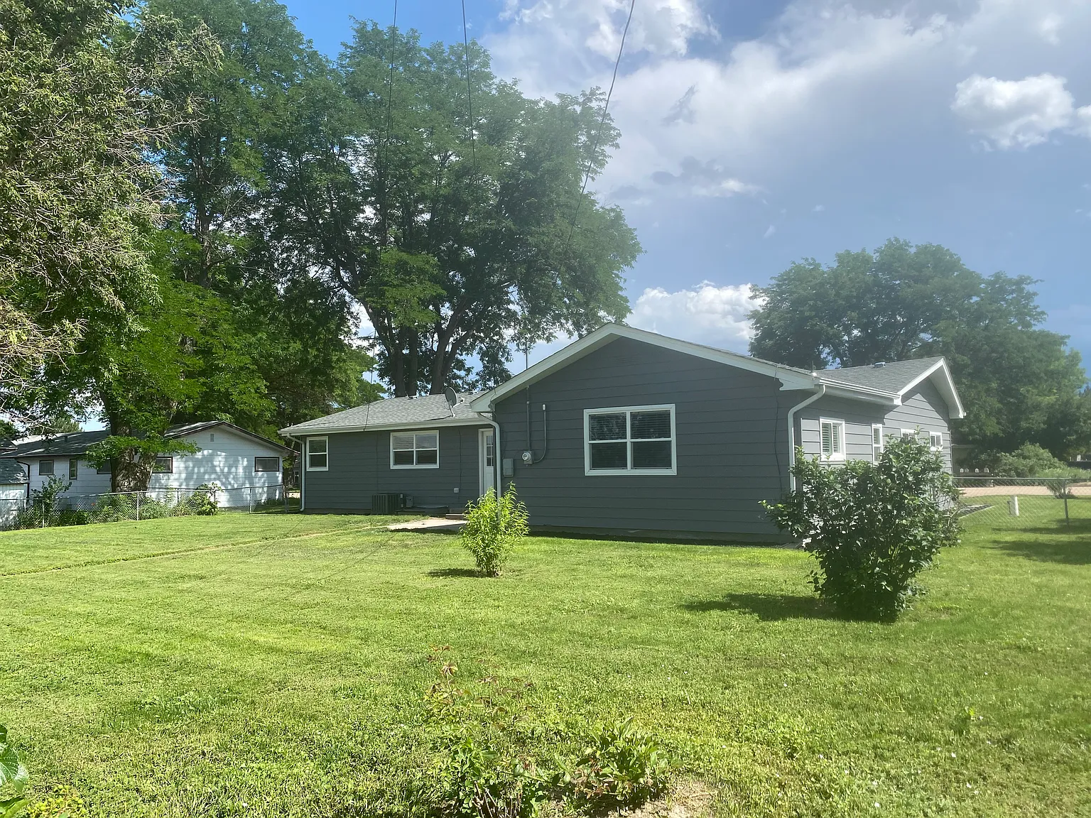 3 bed, 1574 sqft, $2,000 — Photo 2