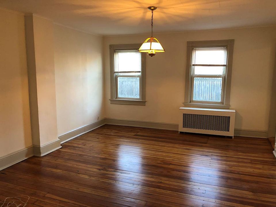 1st image of 39 Hazel St Floor 1