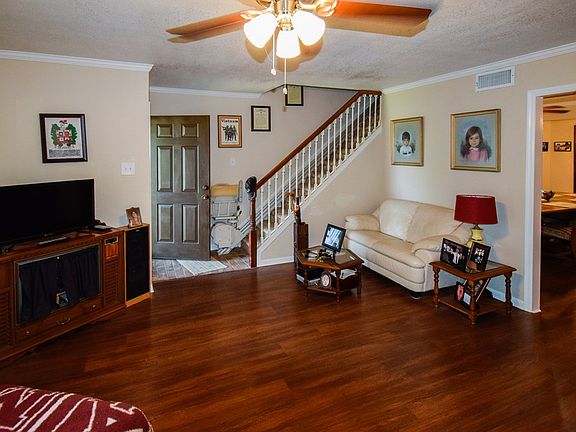 3rd image of 1324 Josephine Dr APT 12