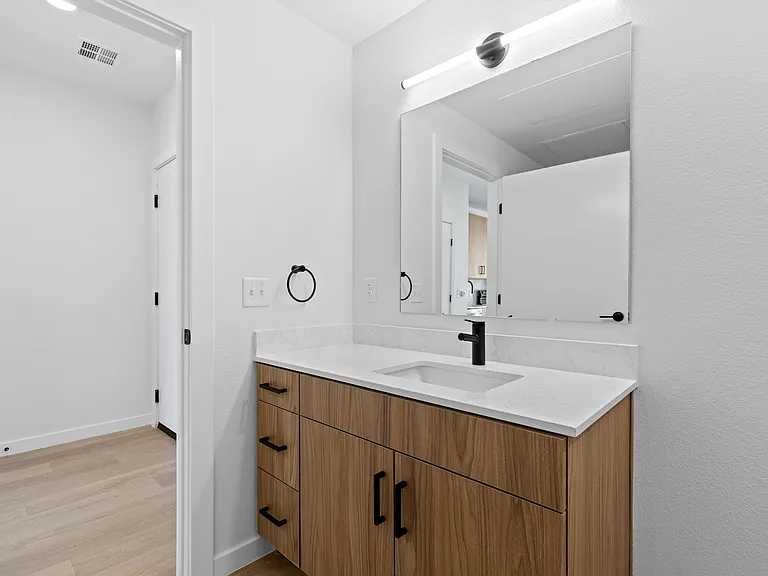 Oso Apartments — Photo 36
