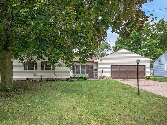 3rd image of 627 Wolverine Dr NE