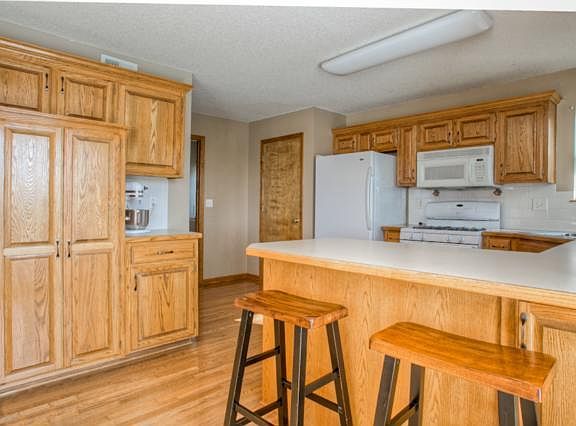 5th image of 716 Shorthorn Dr