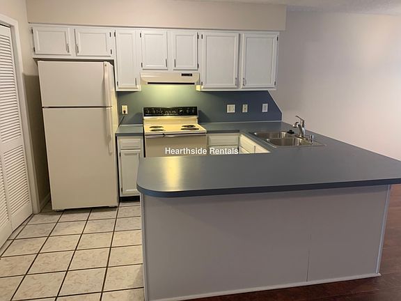 2nd image of 135-E W Victoria Ct
