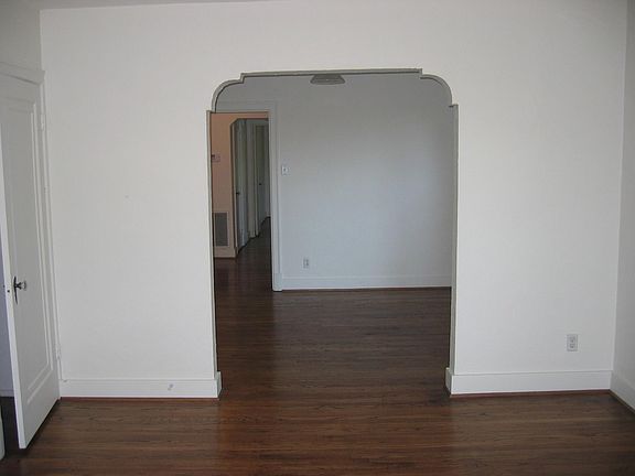 3rd image of 1121 Moorlands Dr #2N