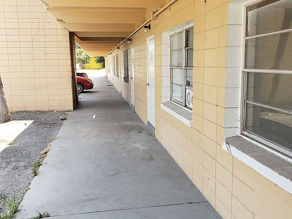 4th image of 815 Washington St APT E