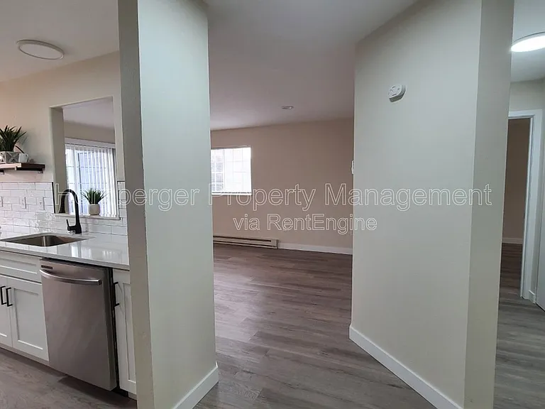 1924 N Crestline St #1 — Photo 5