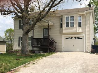 1316 Wisteria Ln, Saint Clair, MO 63077