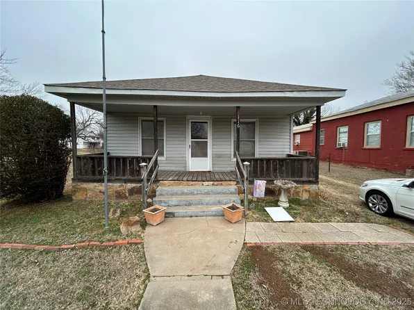 116 W 3rd St, Oilton, OK 74052