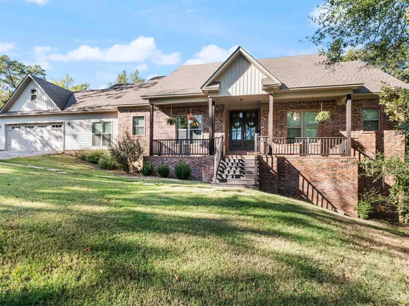 8 Carefree Cir, Greenbrier, AR 72058