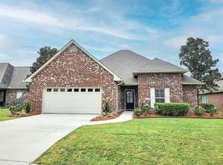 60 Village Dr, Hattiesburg, MS 39402