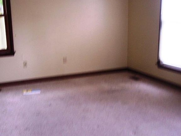 5th image of 1107 Stewart Ave