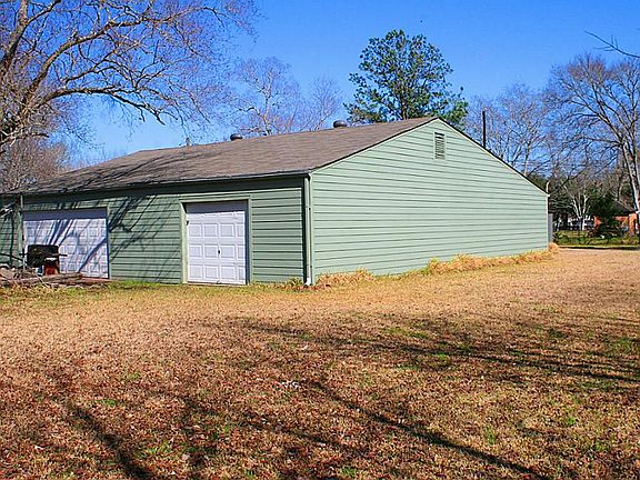 2112 Sq ft Shop Hardi Board Construction, Double & Single Garage Doors,Rain Gutters