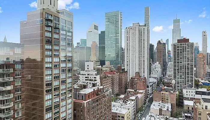 Sold by Compass | media 22