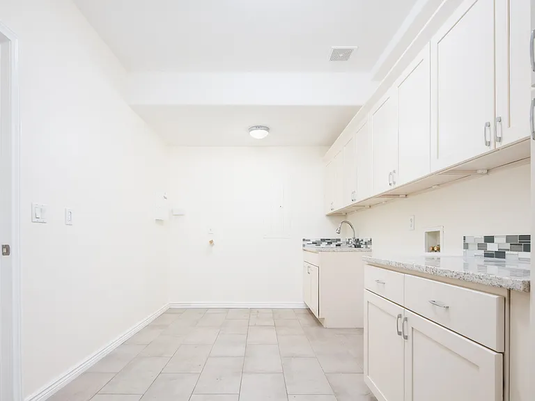 335 N Josephine St #A — Photo 61