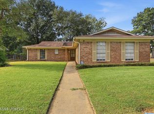 2805 Pine Circle Dr, Pearl, MS 39208