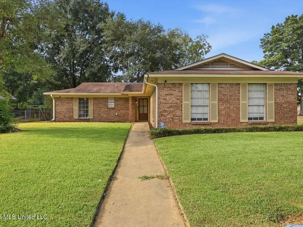 2805 Pine Circle Dr, Pearl, MS 39208