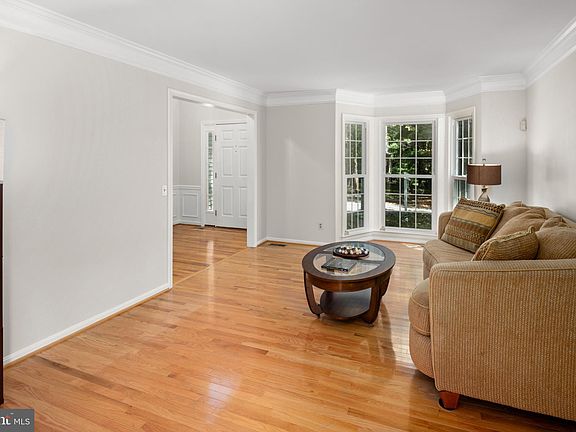 5th image of 8403 Shadow Wood Ln