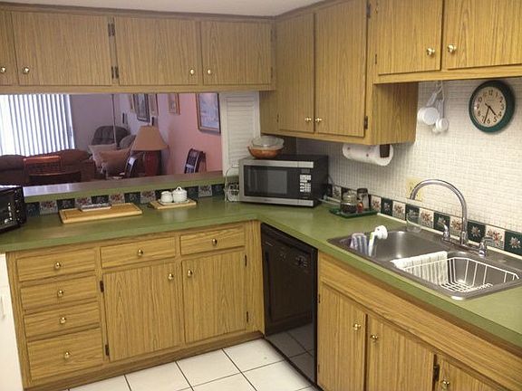 5th image of 1020 Pine Tree Dr #2