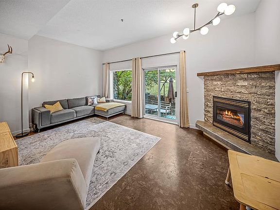 2nd image of 1022 E Rundleview Dr #27