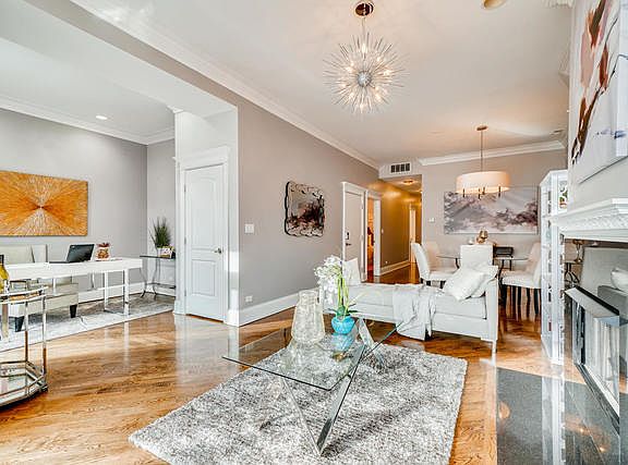 4th image of 506 W Oakdale Ave APT 3