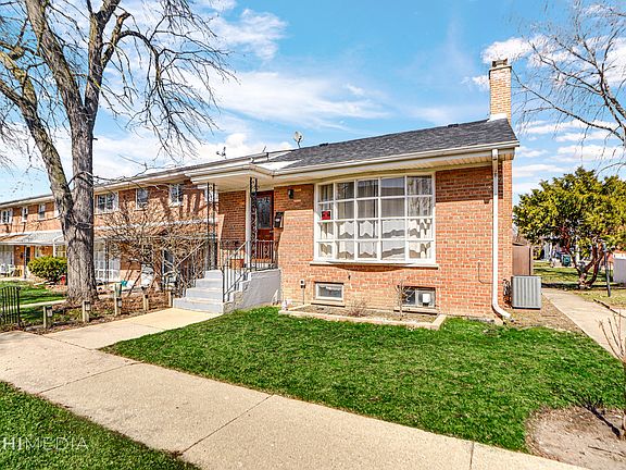 3rd image of 7973 N Nordica Ave