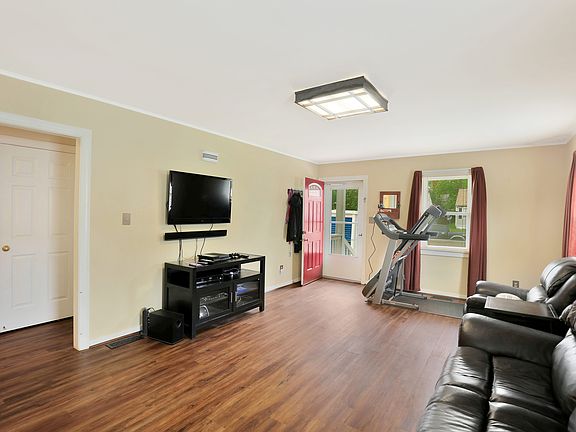4th image of 2521 Parkside Ave