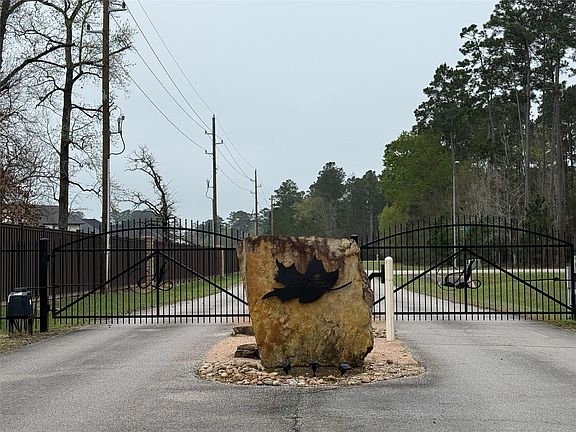 2nd image of 10213 S Autumn Leaf Cir