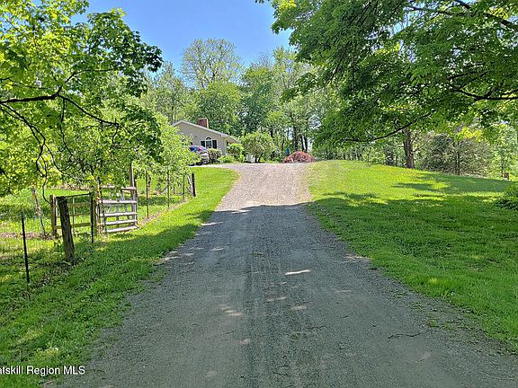 3rd image of 32 Old Route 199