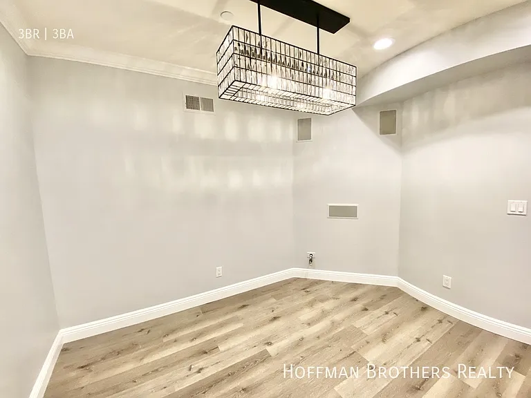 1135 Rexford Dr #102 — Photo 14