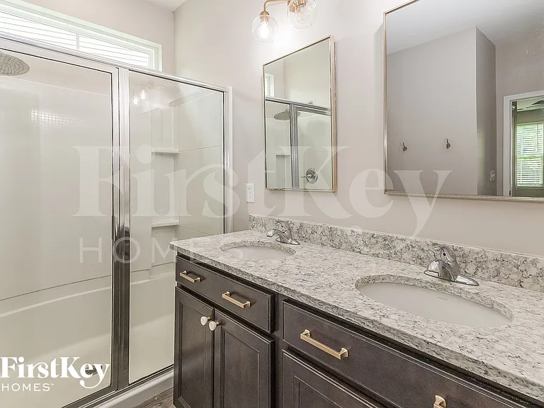 447 Stonefield Cir — Photo 11