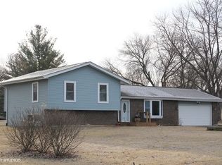 3202 Stieg Rd, Woodstock, IL 60098