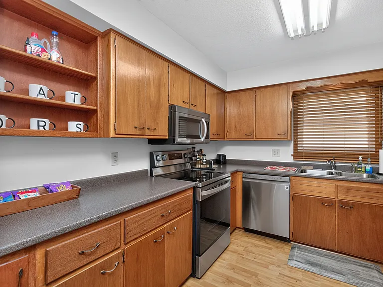 202 NW Sharmin Dr — Photo 9