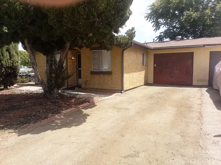 690 San Pasquell St — Photo 1