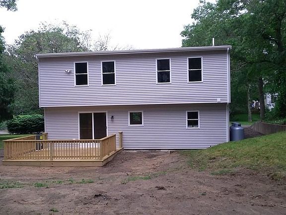 3rd image of 10 Cardinal Dr