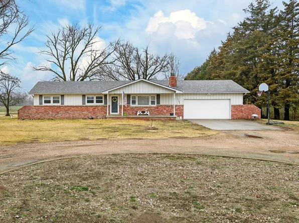 1155 N Oliver Rd, Belle Plaine, KS 67013