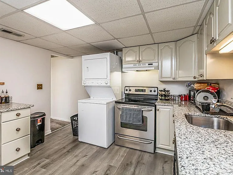 921 S Charles St #2 — Photo 17