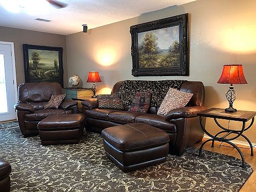 5th image of 1025 Cottonwood Ln