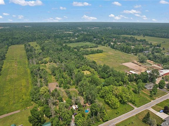 4th image of 8660 Wolcott Rd