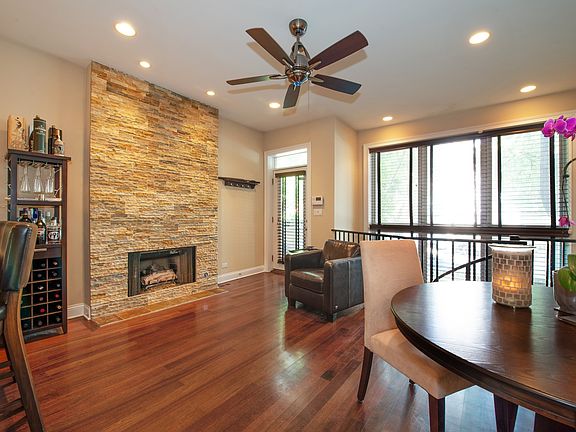 3rd image of 848 N Marshfield Ave #1