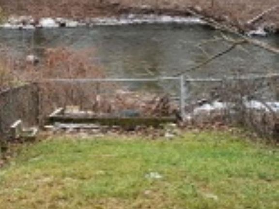2nd image of 28 Tenandaho Ln