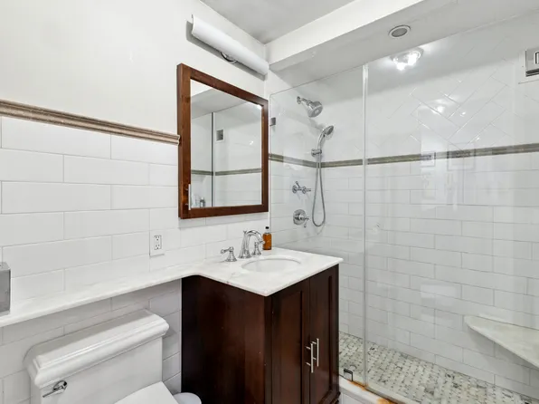 470 West 24th Street 6A image 12 of 13
