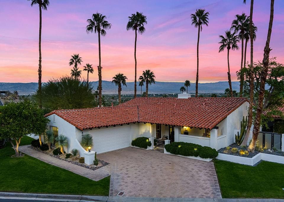 1st image of 40320 Via Entrada