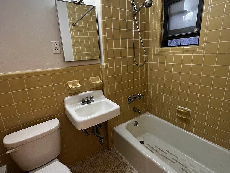 235 E 82nd St #3A — Photo 4