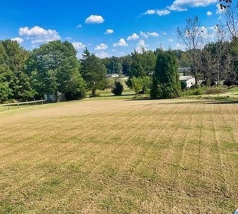 5th image of 152 Crystal Lake Dr