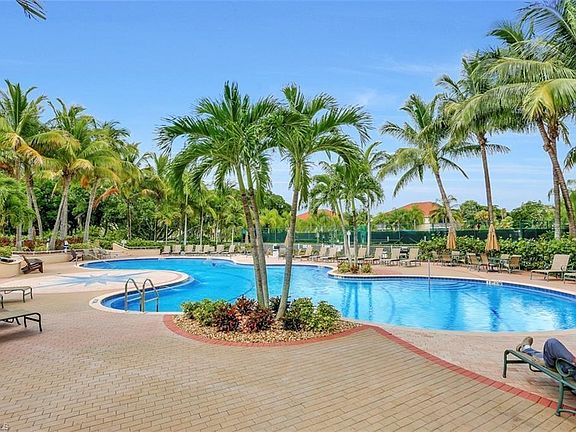 3rd image of 5948 Tarpon Gardens Cir APT 201