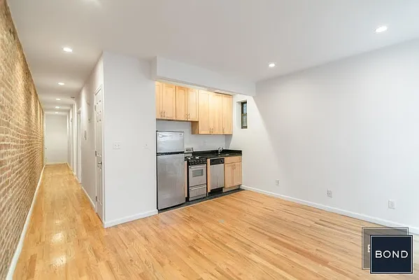 Rented by Bond New York | media 24